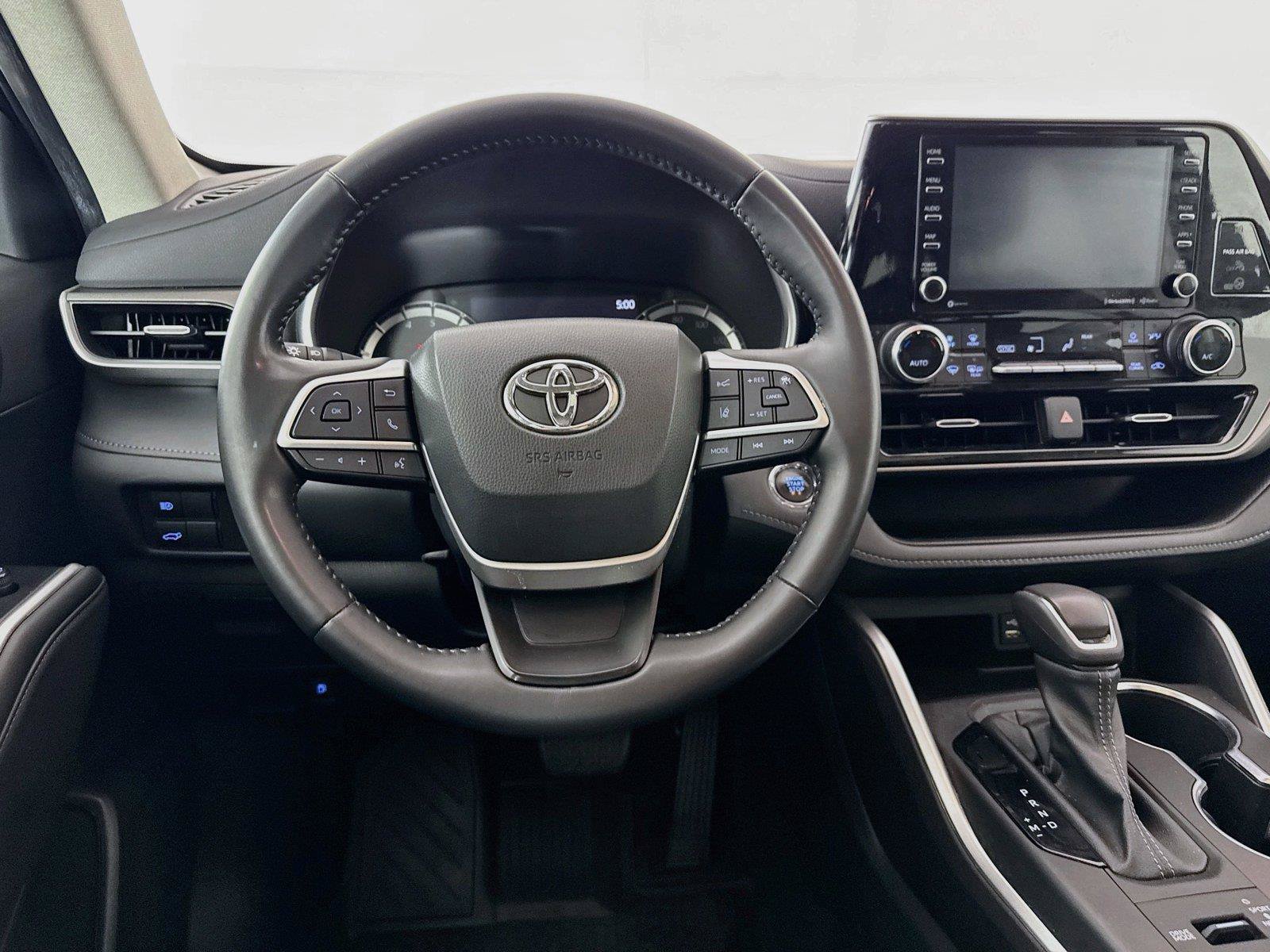 Used 2022 Toyota Highlander XLE AWD/4WD image 31