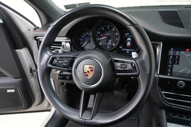 Used 2023 Porsche Macan image 45