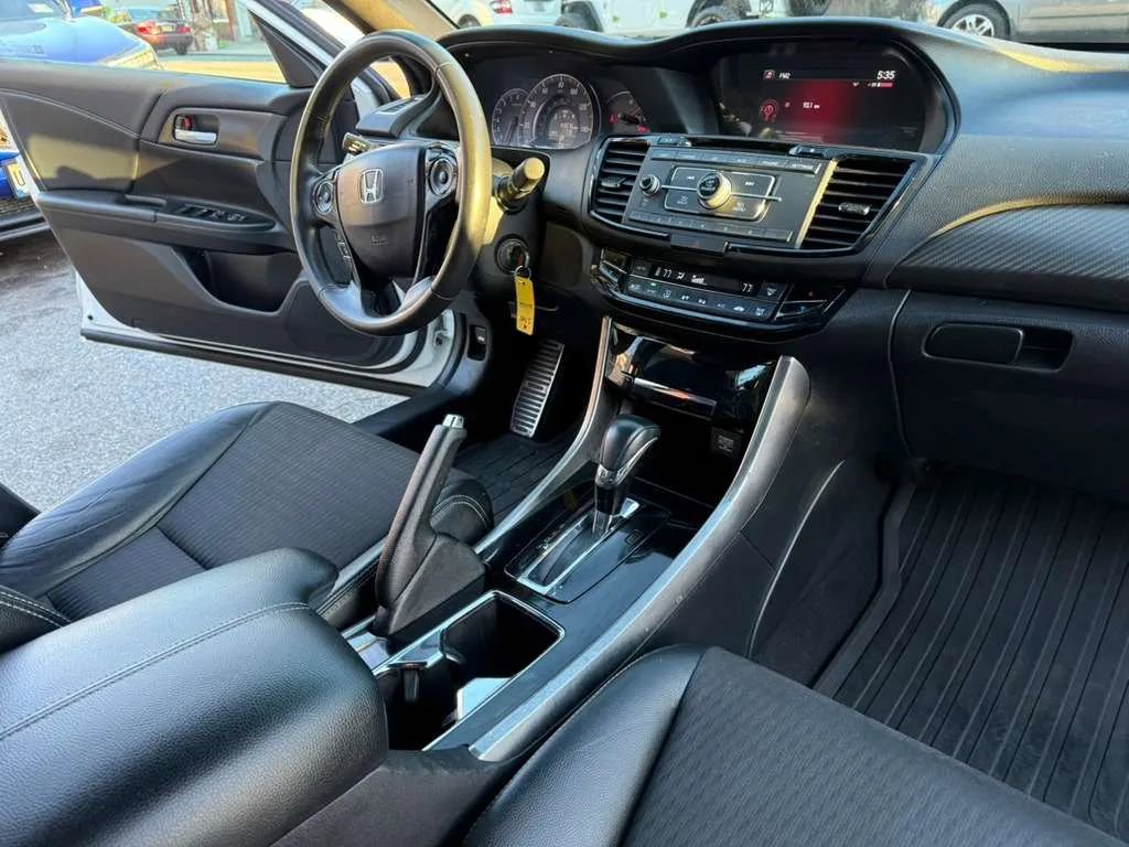 Used 2017 Honda Accord Sport image 11