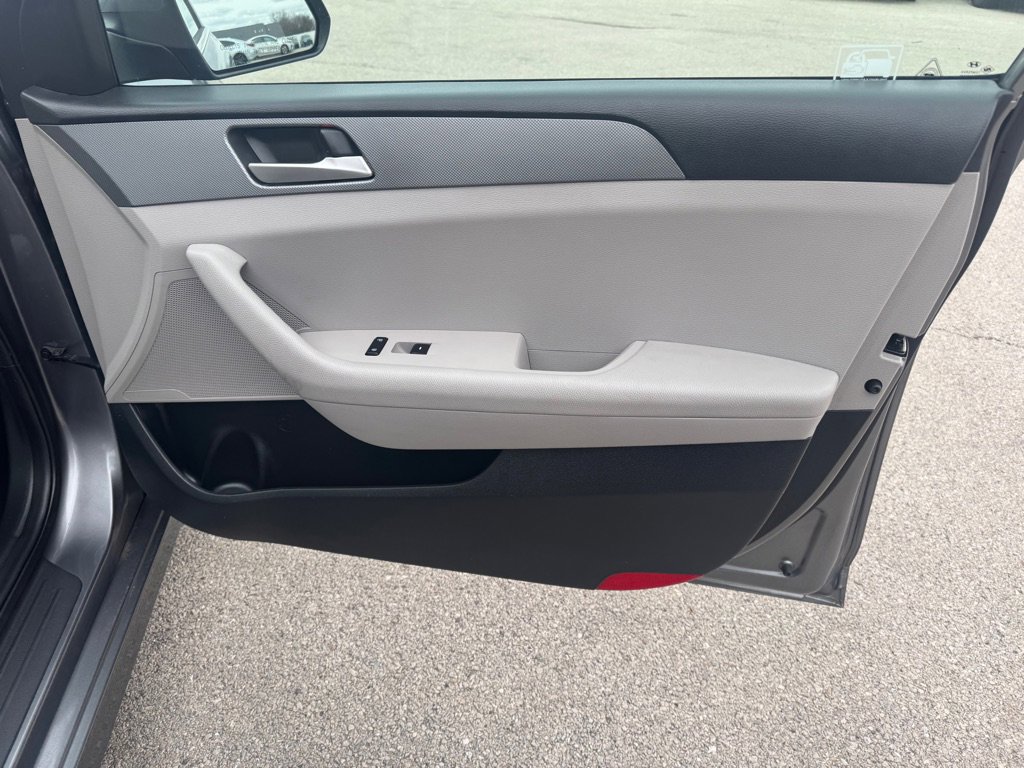 Used 2018 Hyundai Sonata SE image 12