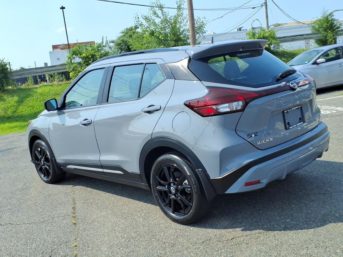 Used 2024 Nissan Kicks SR w/ SR Premium Package FWD image 7