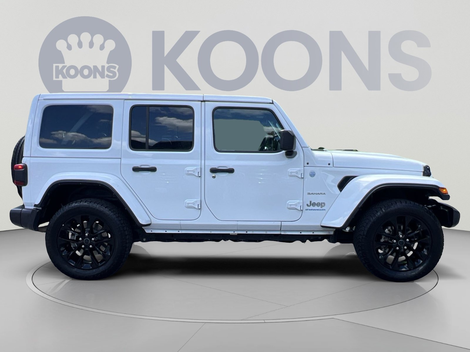 Used 2024 Jeep Wrangler Unlimited Sahara AWD/4WD image 12