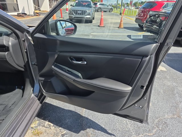 Used 2025 Nissan Sentra SV FWD image 29
