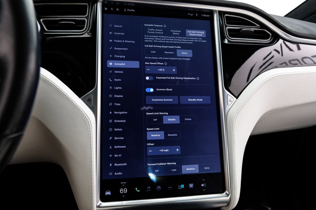 Used 2017 Tesla Model X 75D AWD/4WD image 27