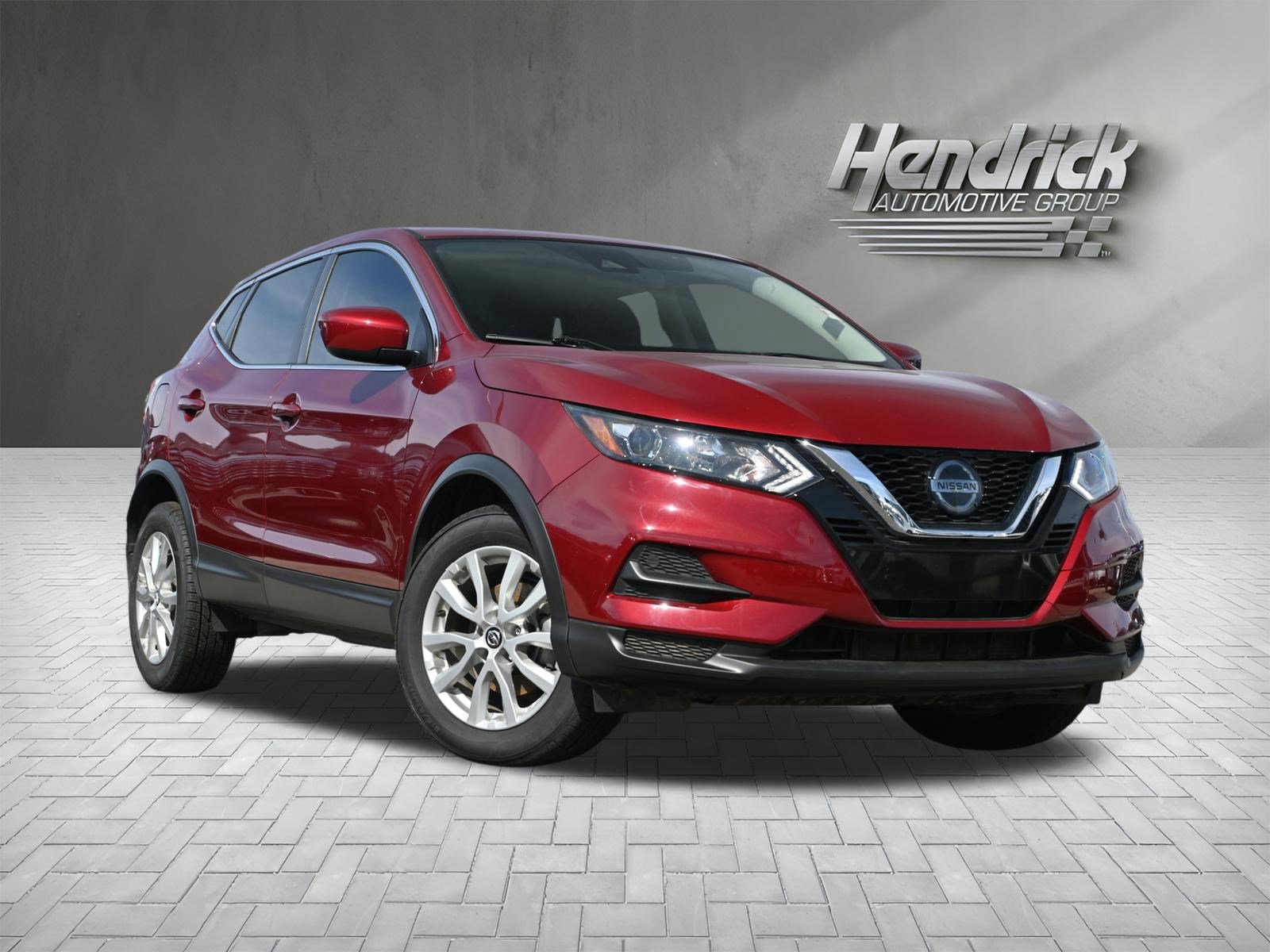 Used 2021 Nissan Rogue Sport S image 2