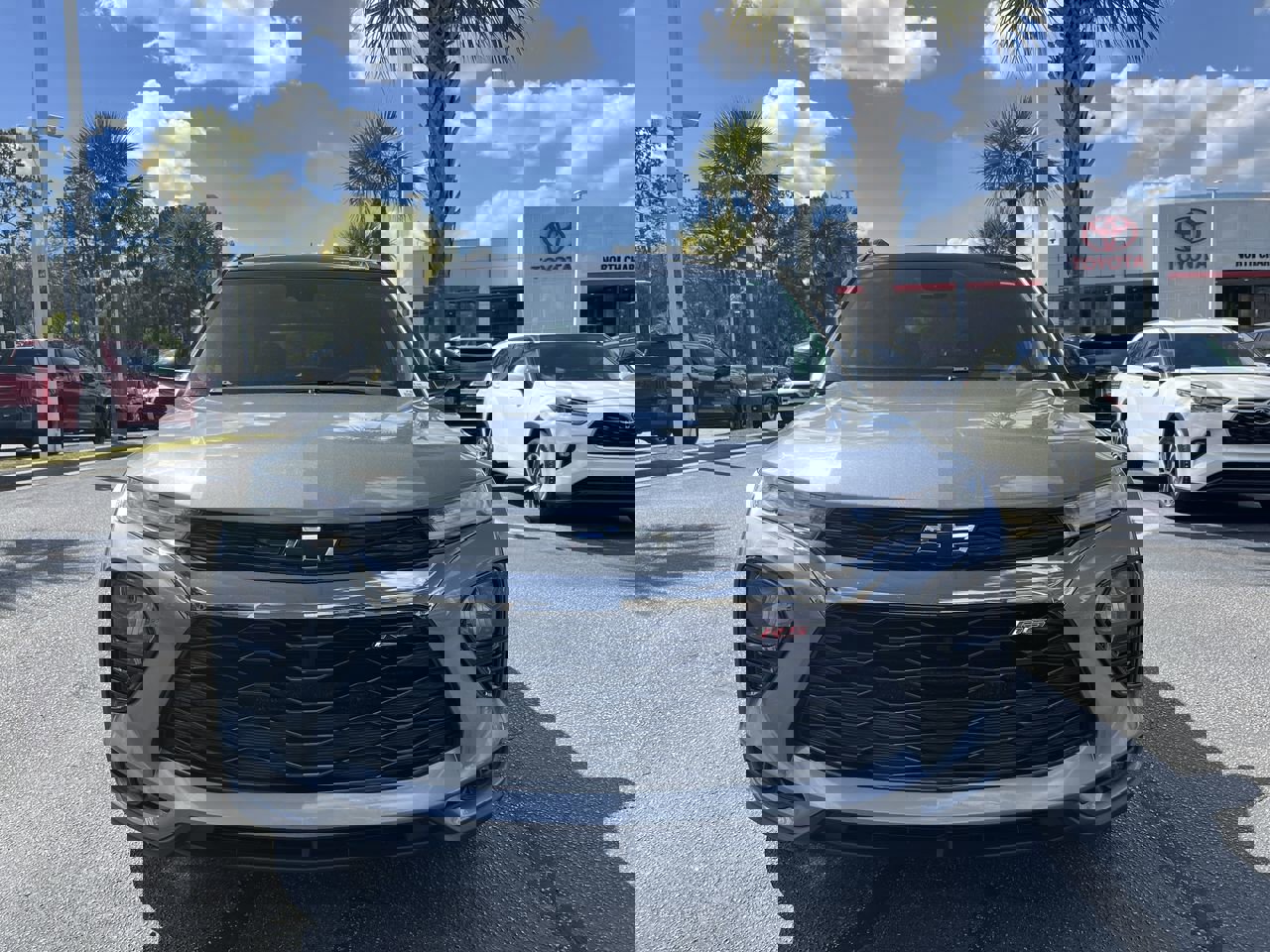 Used 2021 Chevrolet TrailBlazer RS w/ Sun and Liftgate Package image 3