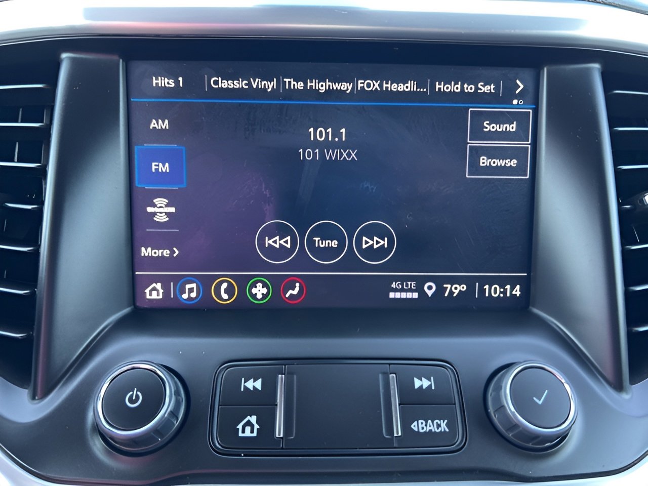 Used 2023 GMC Acadia SLE w/ Driver Convenience Package image 11