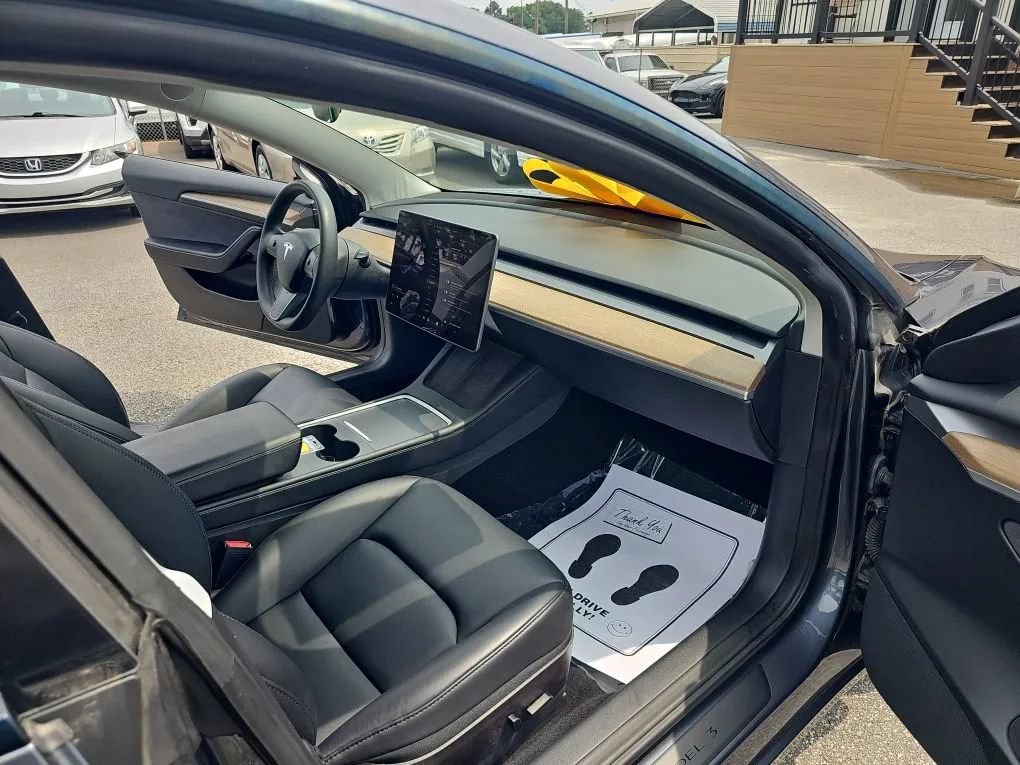 Used 2023 Tesla Model 3 Standard Range RWD image 16