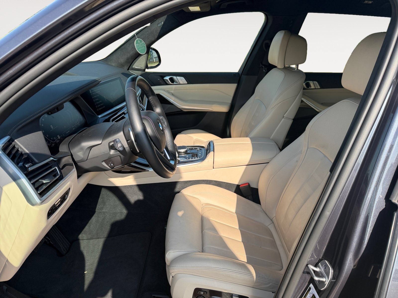 Used 2021 BMW X7 xDrive40i w/ Premium Package AWD/4WD image 9