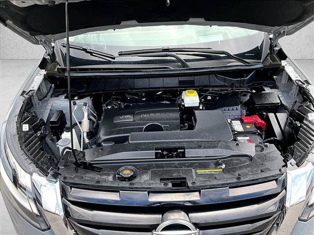 Used 2024 Nissan Pathfinder Platinum AWD/4WD image 11