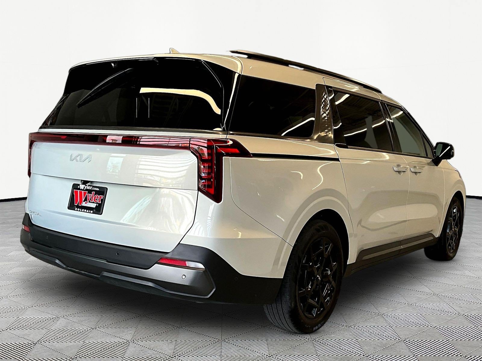 Used 2025 Kia Carnival SX Prestige FWD image 6