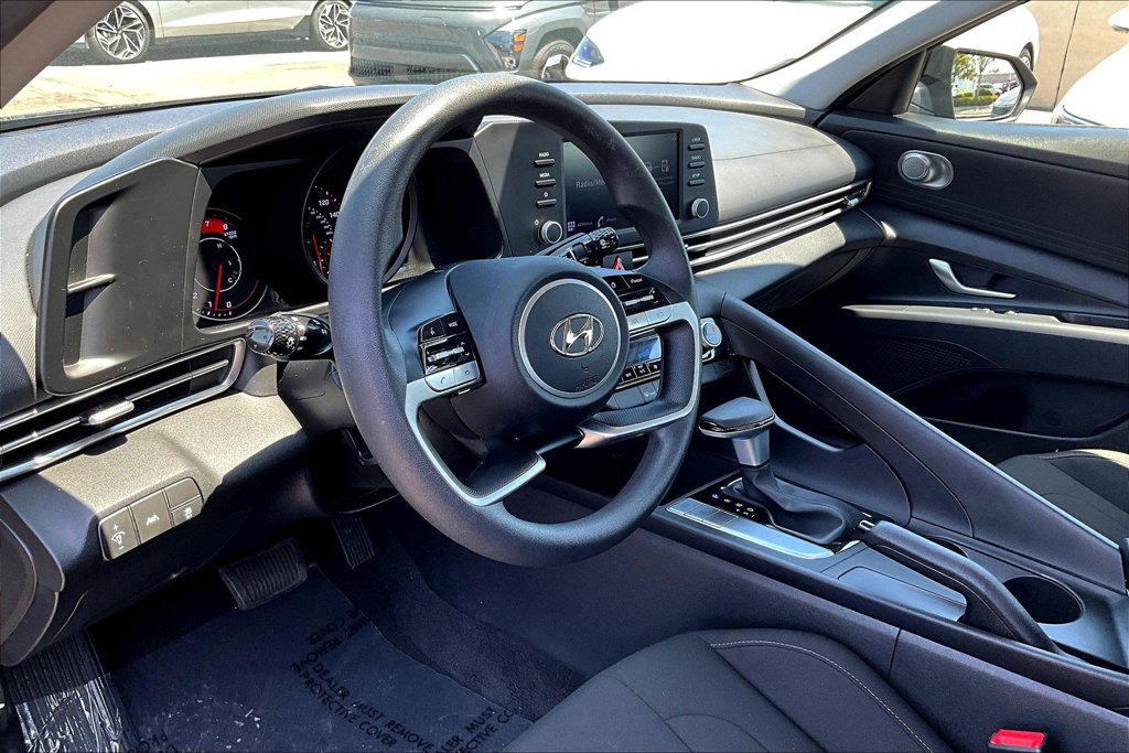 Certified 2023 Hyundai Elantra SEL FWD image 10