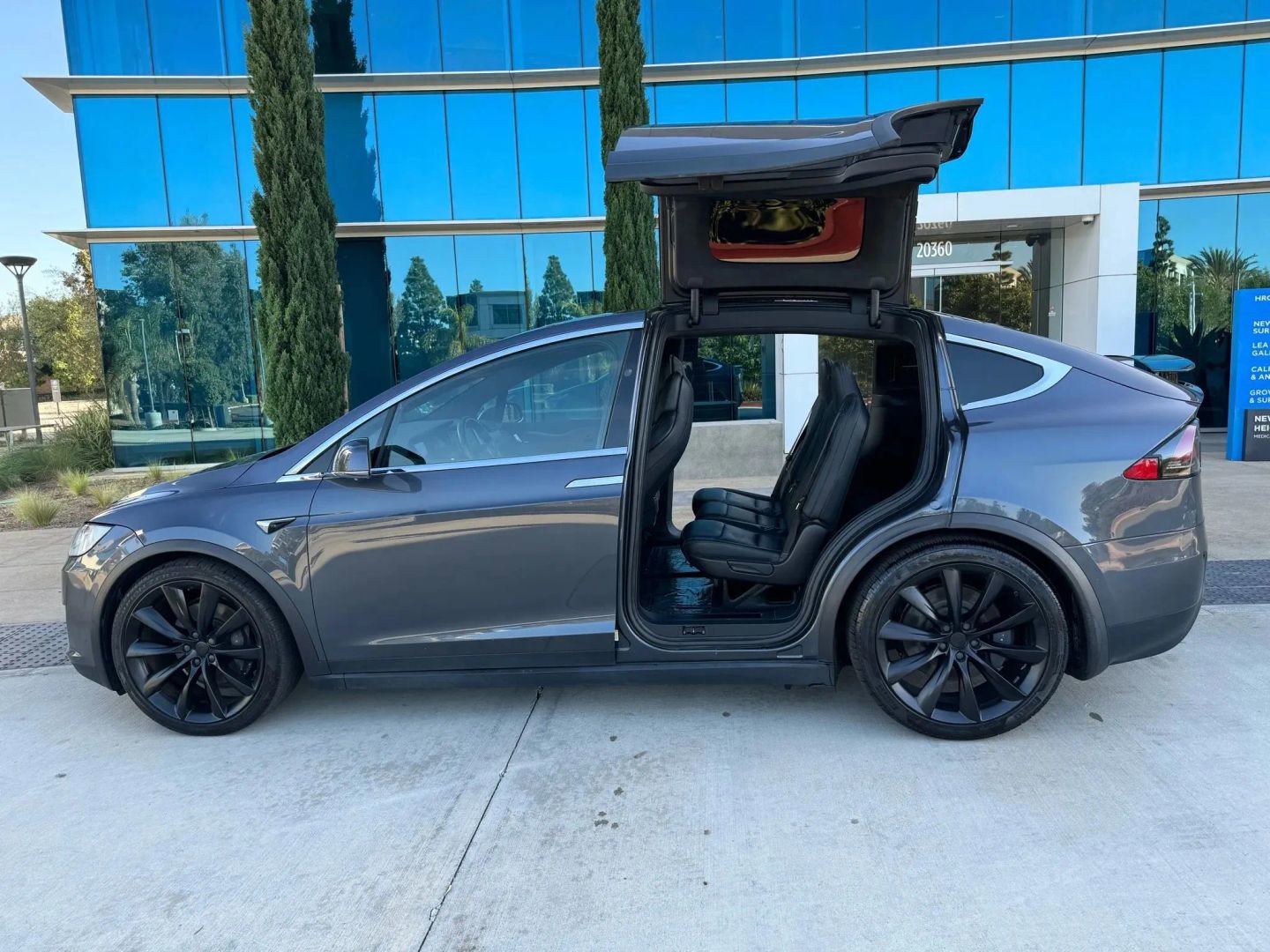 Used 2019 Tesla Model X Long Range AWD/4WD image 9