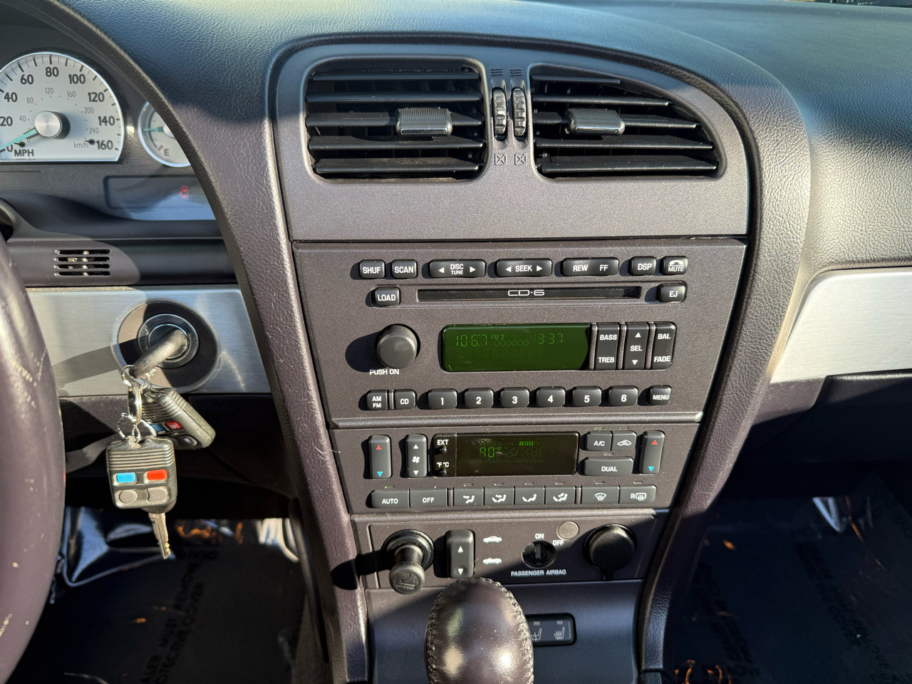 Used 2003 Ford Thunderbird image 30