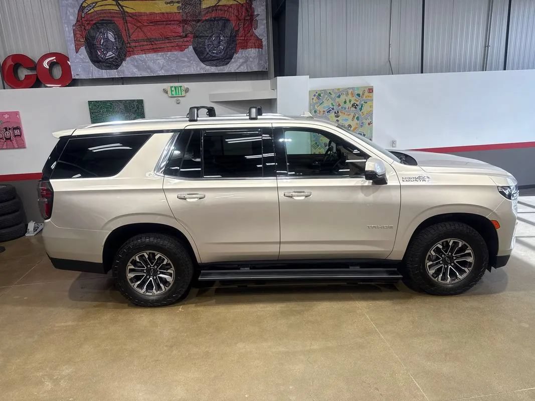 Used 2023 Chevrolet Tahoe High Country AWD/4WD image 3