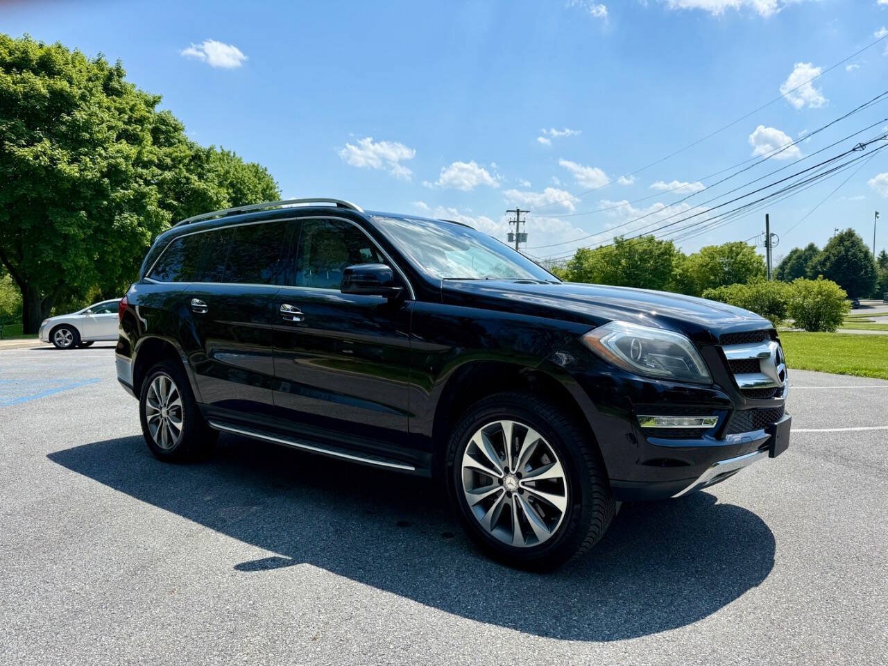 Used 2013 Mercedes-Benz GL 450 4MATIC w/ Premium 1 Pkg image 3