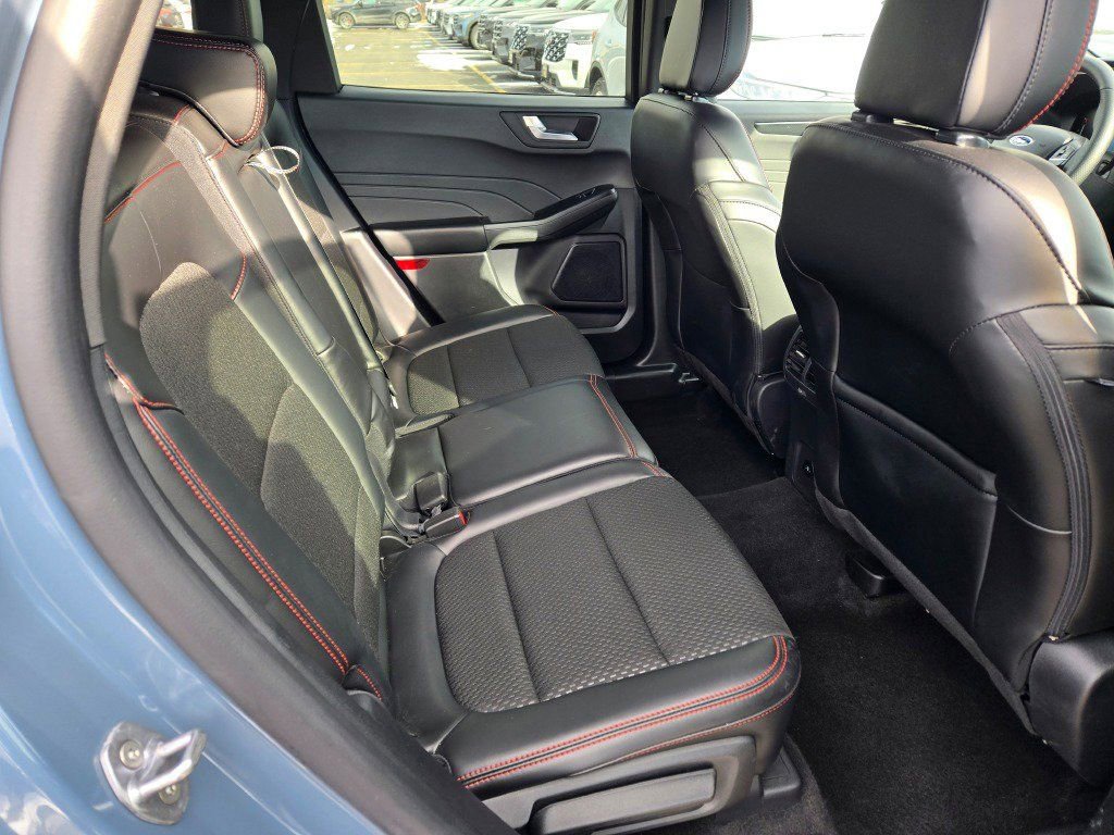 Certified 2025 Ford Escape ST-Line image 8