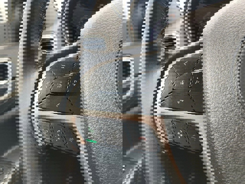 Used 2021 Jeep Grand Cherokee Laredo image 15