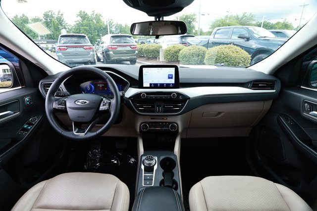 Used 2022 Ford Escape SEL w/ Technology Package FWD image 32