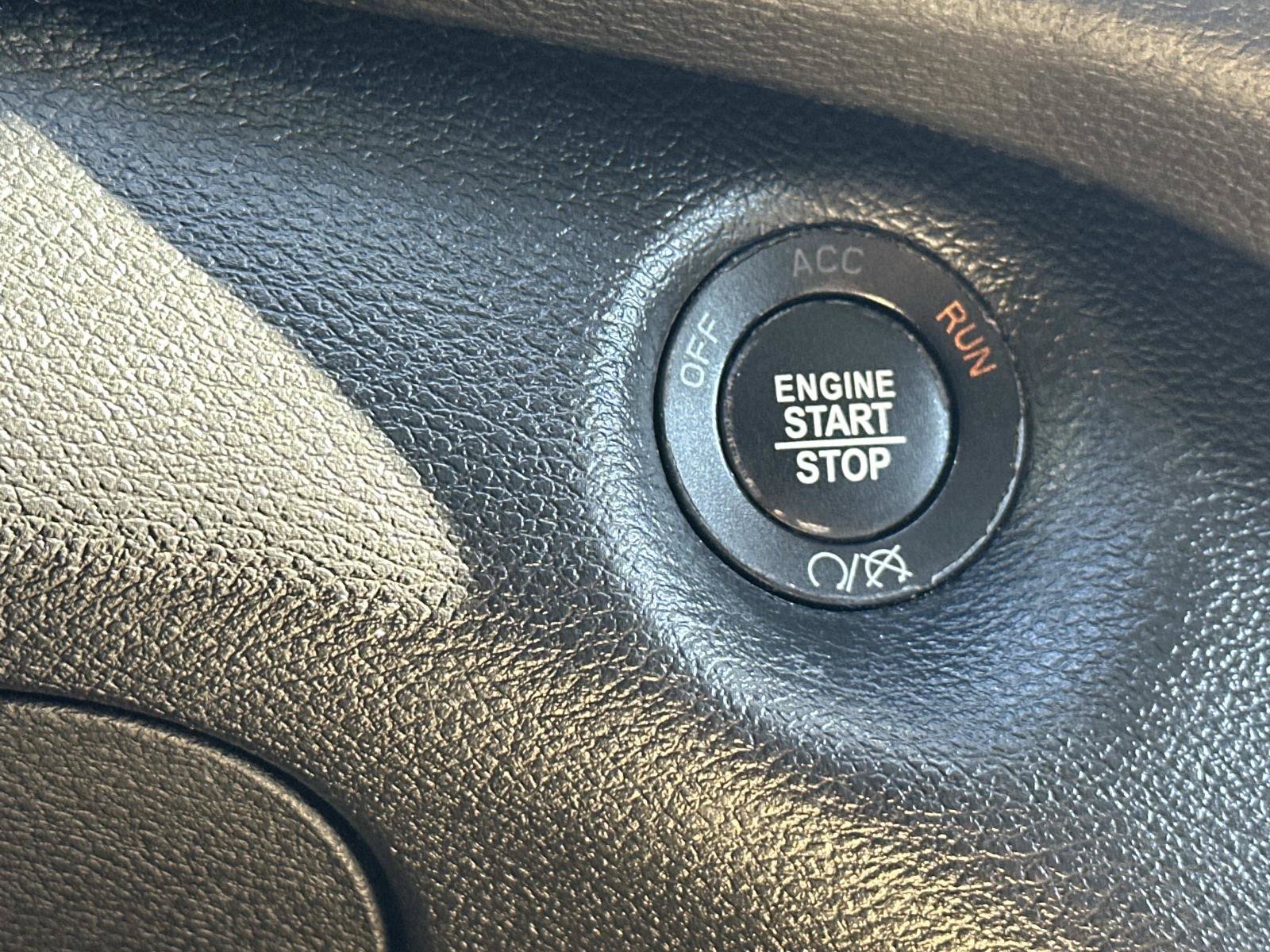 Used 2019 Jeep Cherokee Trailhawk w/ Cold Weather Group AWD/4WD image 26