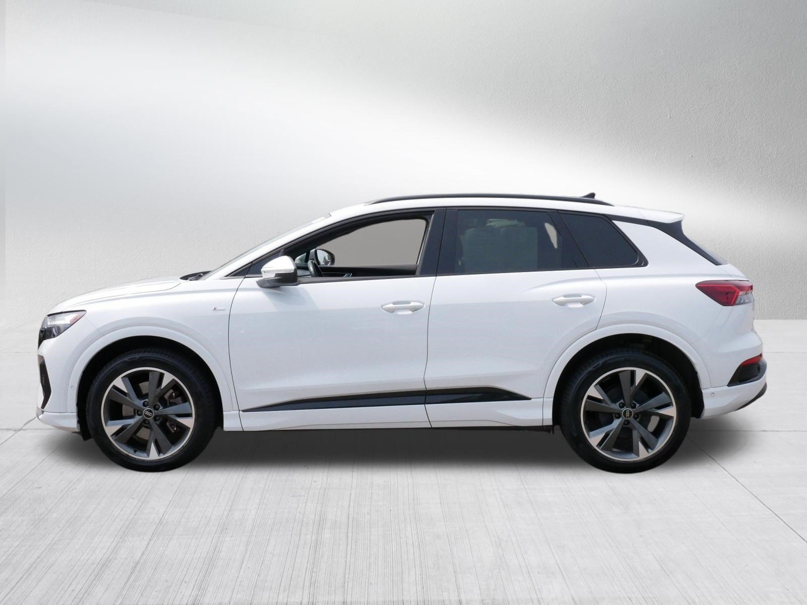 Used 2023 Audi Q4 e-tron Premium Plus w/ Premium Plus AWD/4WD image 4