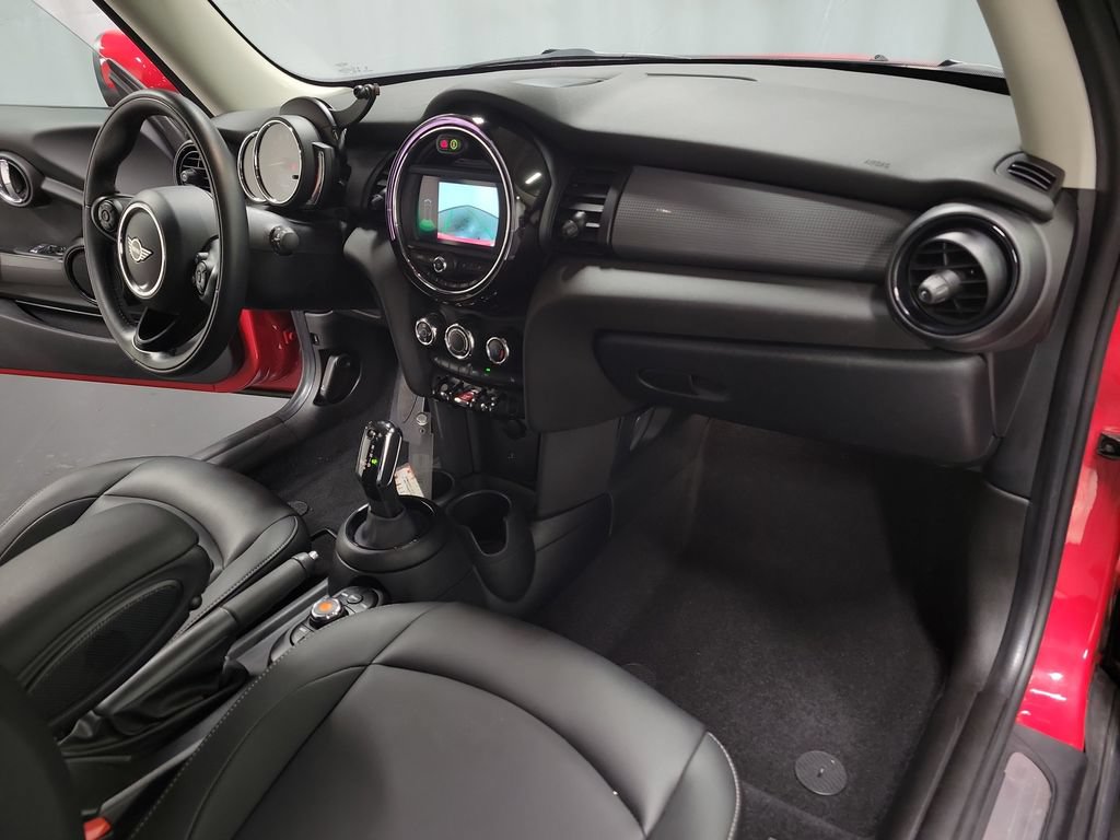 Used 2021 MINI Cooper 2-Door Hardtop FWD image 29