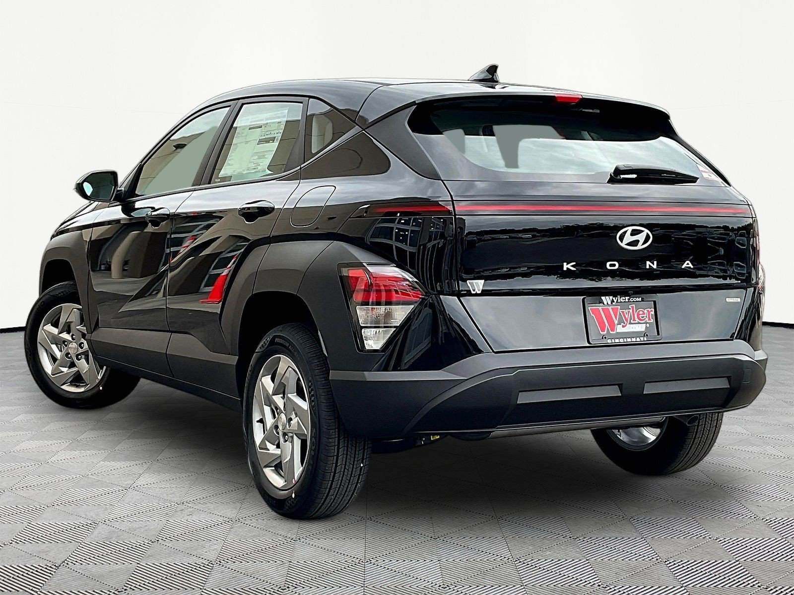 New 2027 Hyundai Kona SE AWD/4WD image 4