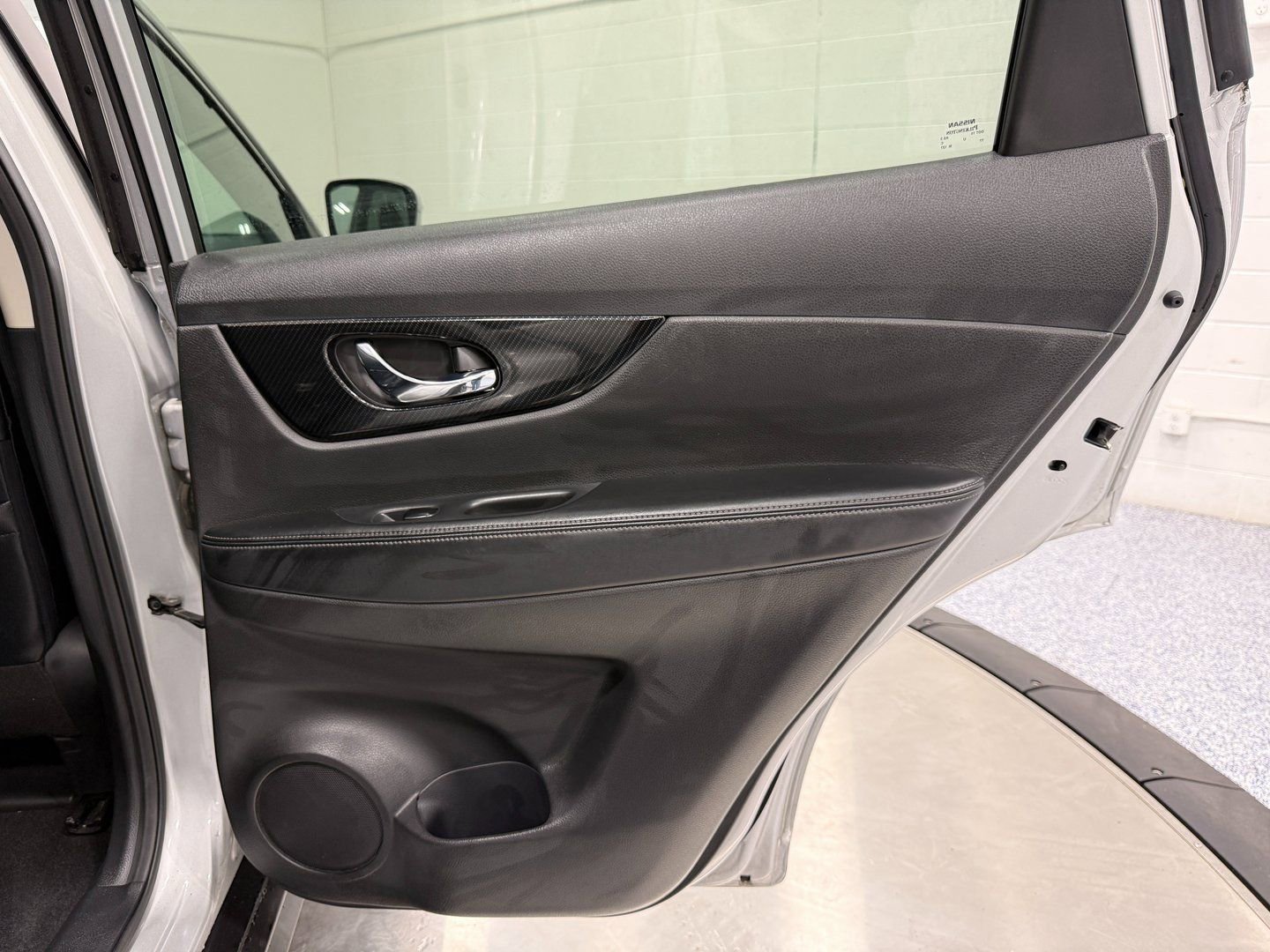 Used 2020 Nissan Rogue SL image 31