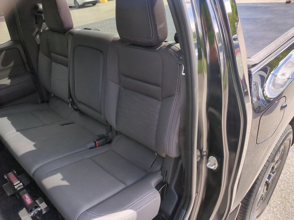 Used 2023 Nissan Frontier SV w/ Midnight Edition Package AWD/4WD image 14