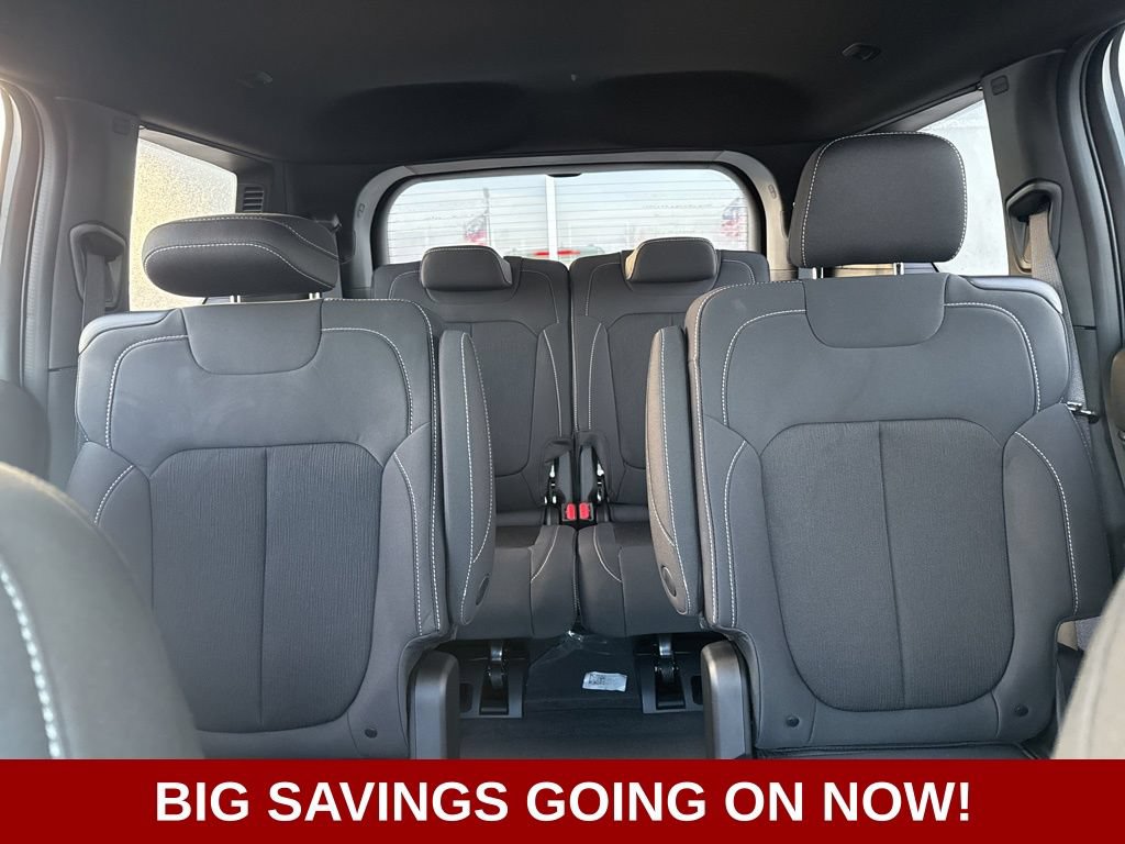 New 2025 Jeep Grand Cherokee L Laredo AWD/4WD image 37