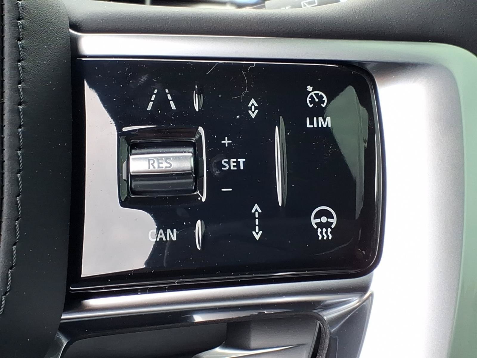 New 2026 Land Rover Range Rover Long Wheelbase SE AWD/4WD image 15