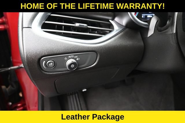 Used 2019 Chevrolet Malibu LT w/ Leather Package FWD image 16