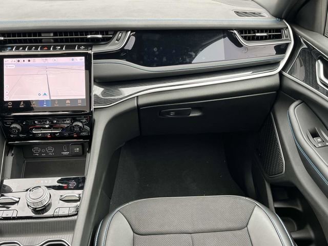 New 2024 Jeep Grand Cherokee Trailhawk w/ Luxury Tech Group III AWD/4WD image 15