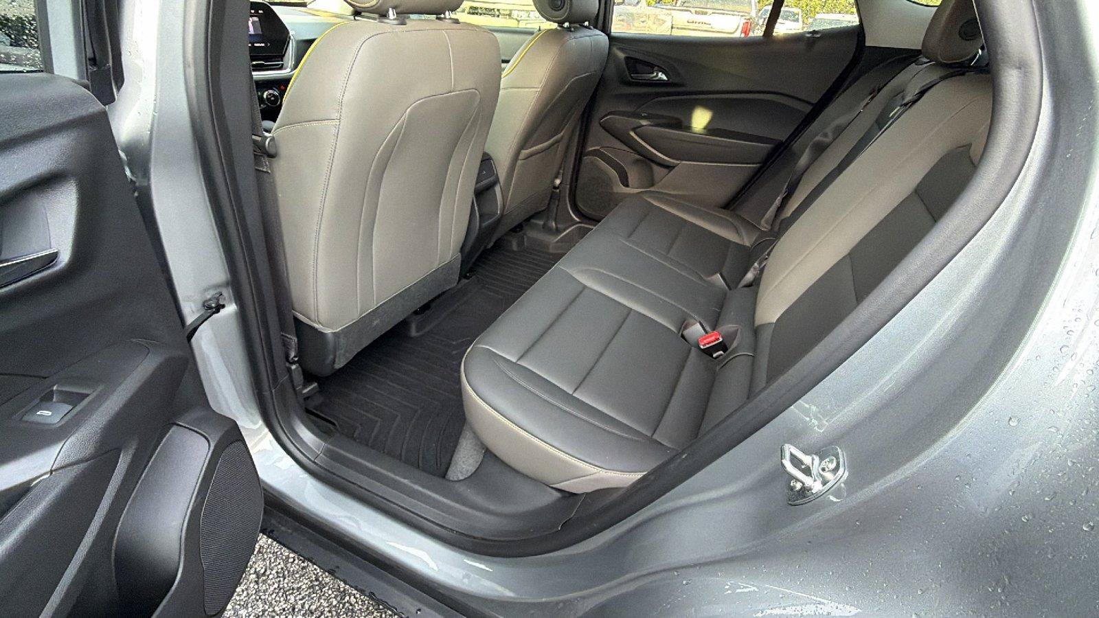 Used 2025 Chevrolet Trax ACTIV w/ Driver Confidence Package FWD image 22