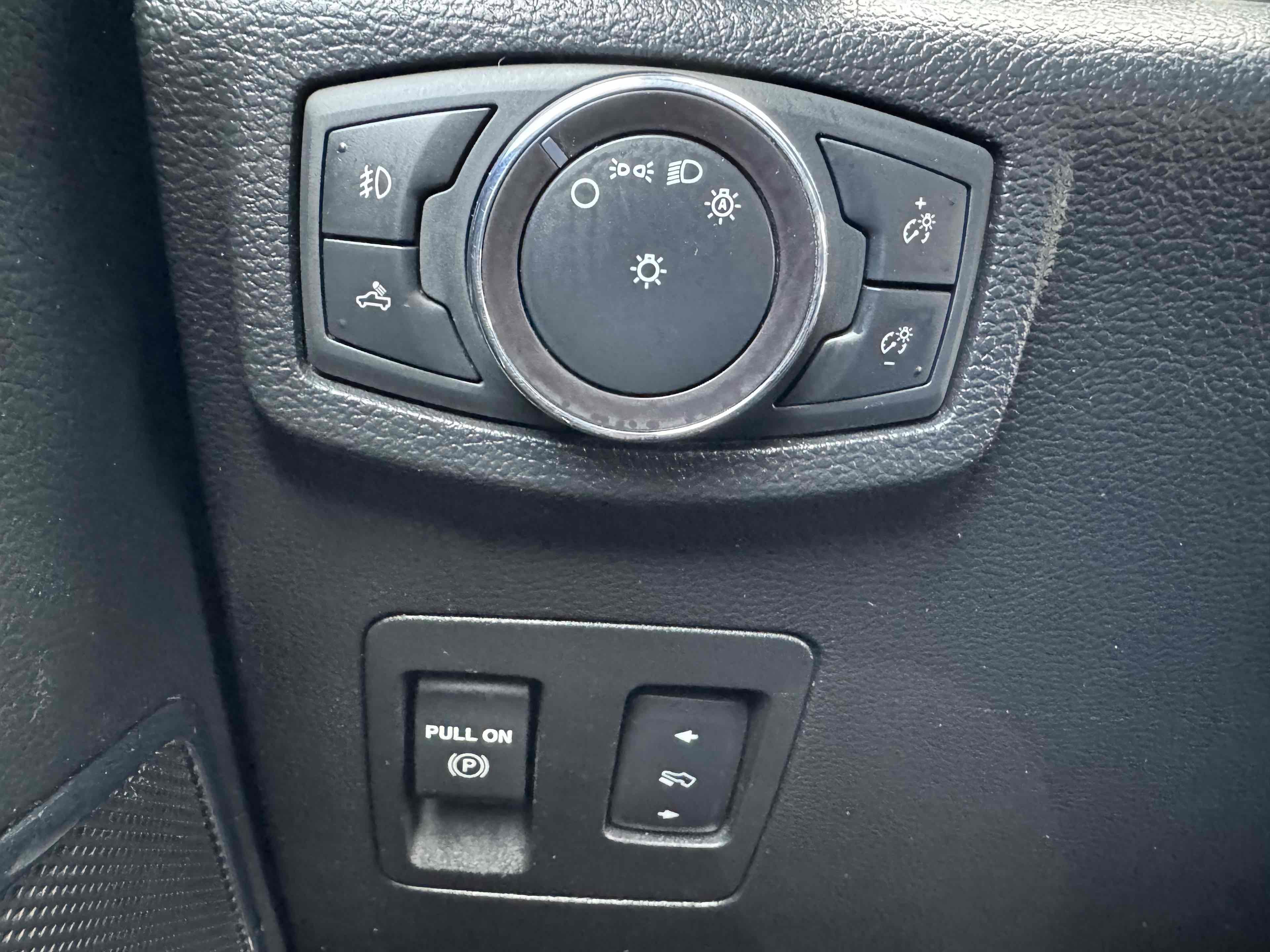 Used 2019 Ford F150 Platinum AWD/4WD image 32