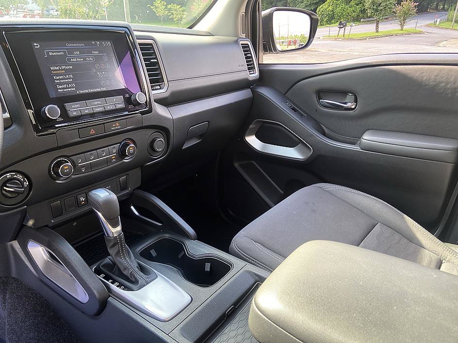 Used 2023 Nissan Frontier SV w/ Technology Package AWD/4WD image 6