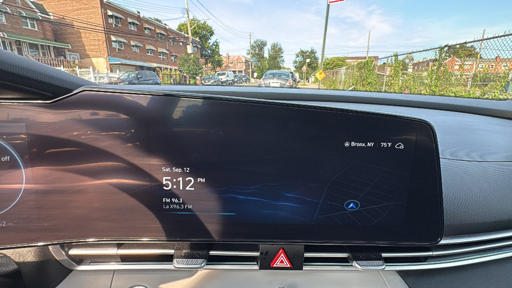 Used 2023 Hyundai Elantra Limited w/ Cargo Package FWD image 20