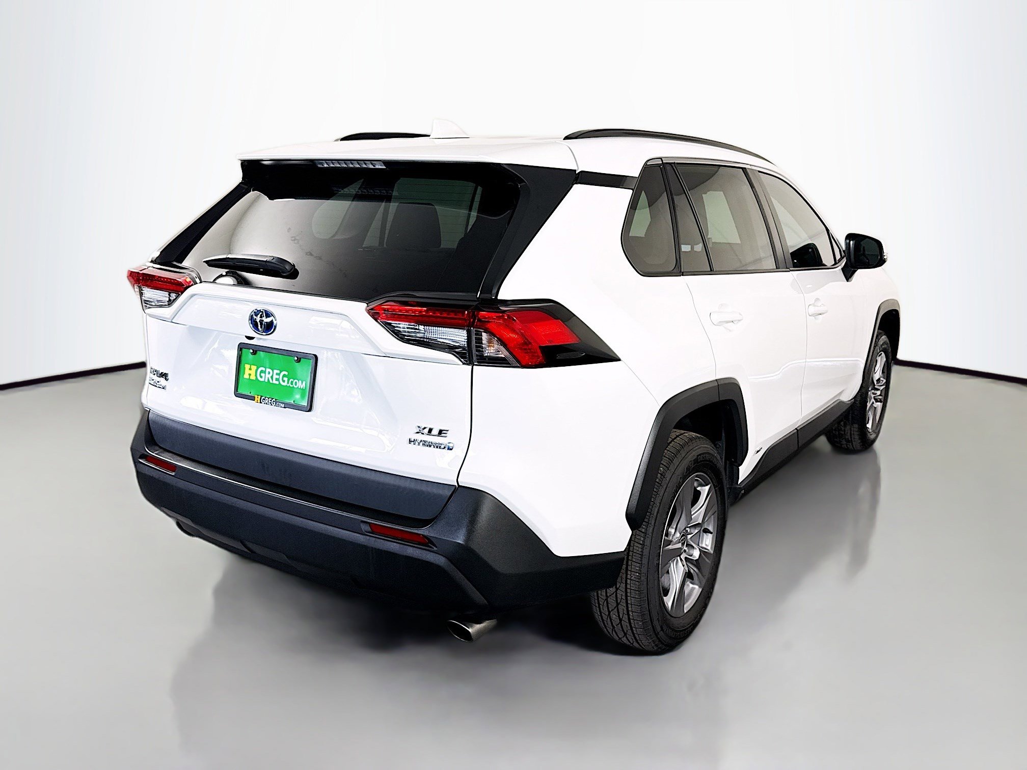 Used 2023 Toyota RAV4 XLE w/ XLE Grade Weather Package image 10