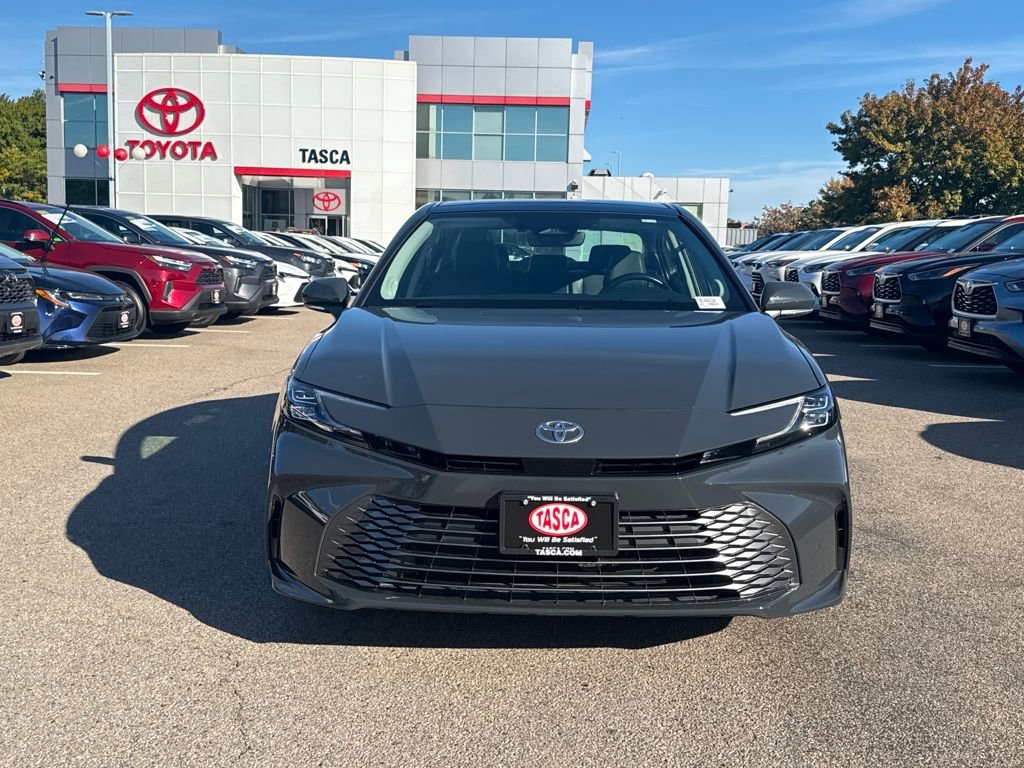 Used 2025 Toyota Camry XLE image 6