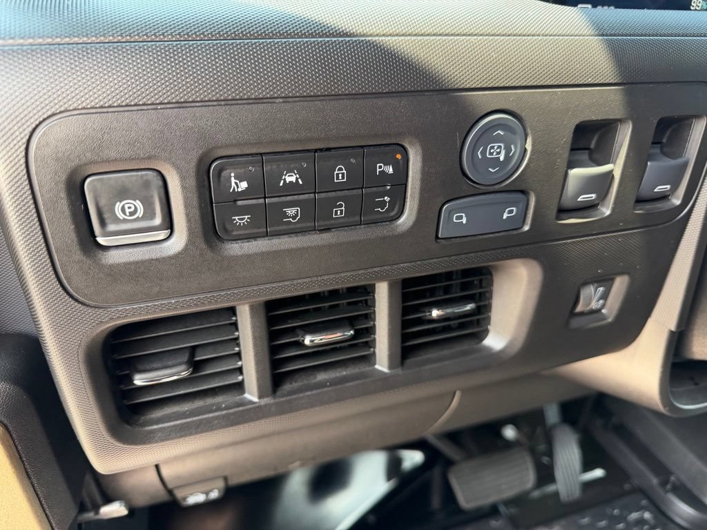 Used 2024 Chevrolet Brightdrop 600 w/ Battery Pack, Max Range AWD/4WD image 10