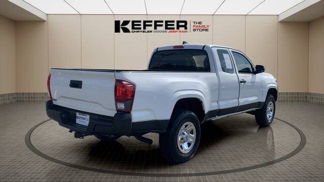 Used 2021 Toyota Tacoma SR image 5