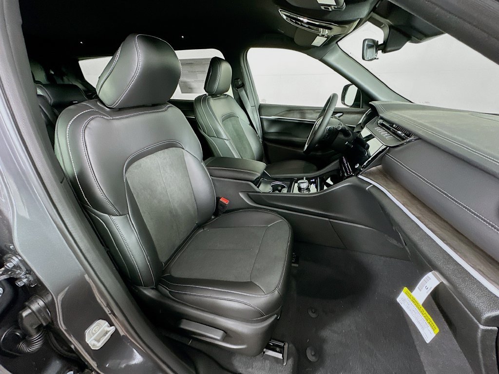New 2026 Jeep Grand Cherokee L 4WD image 36