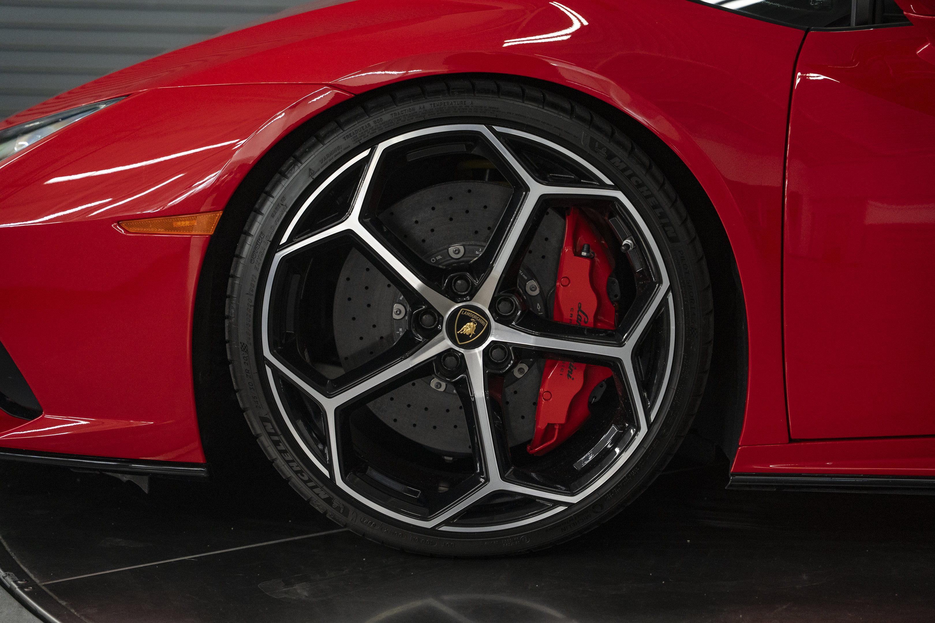 Used 2020 Lamborghini Huracan EVO AWD/4WD image 19