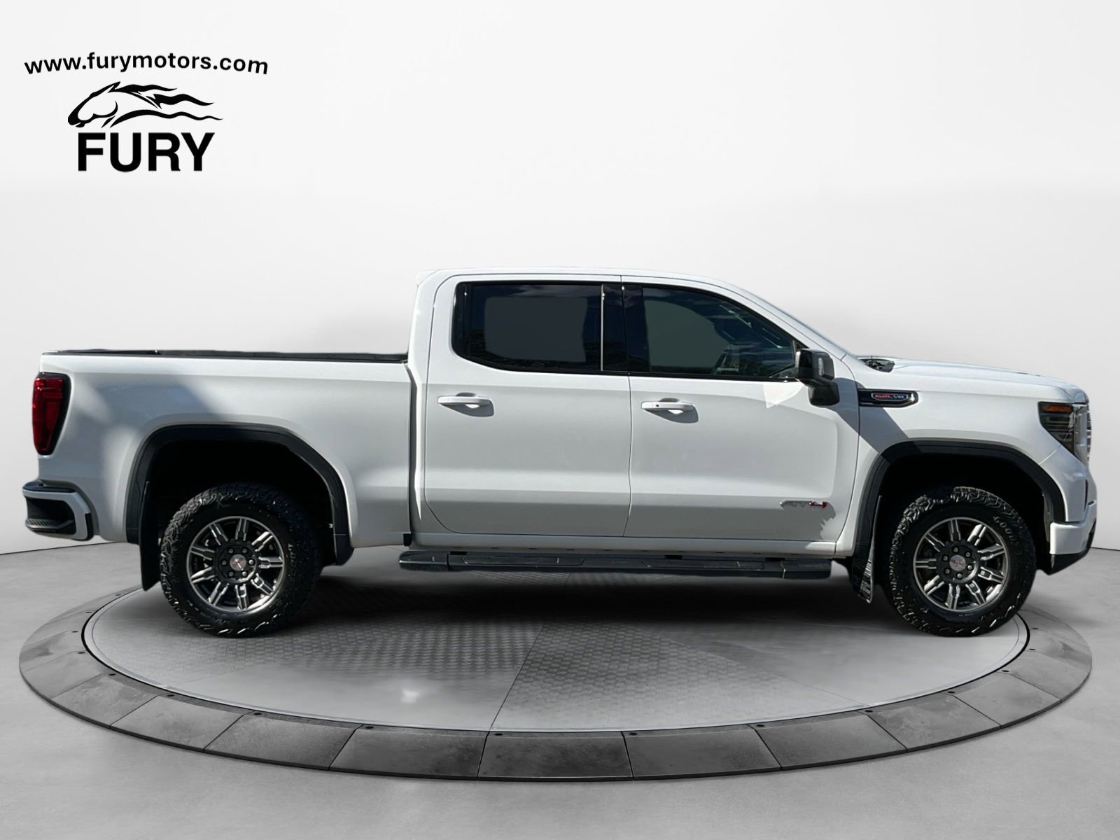 Used 2025 GMC Sierra 1500 AT4 w/ Technology Package AWD/4WD image 2