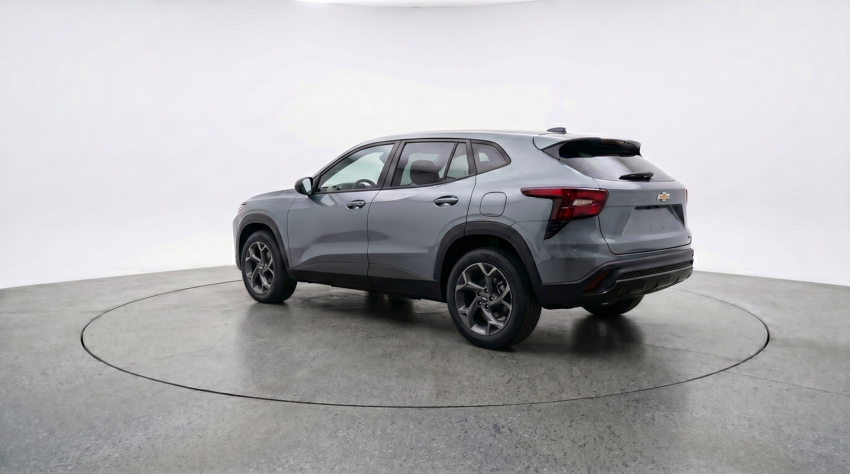 Used 2025 Chevrolet Trax LT FWD image 6