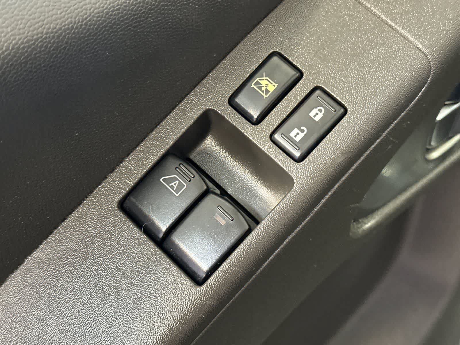 Used 2012 Nissan Frontier SV RWD image 14