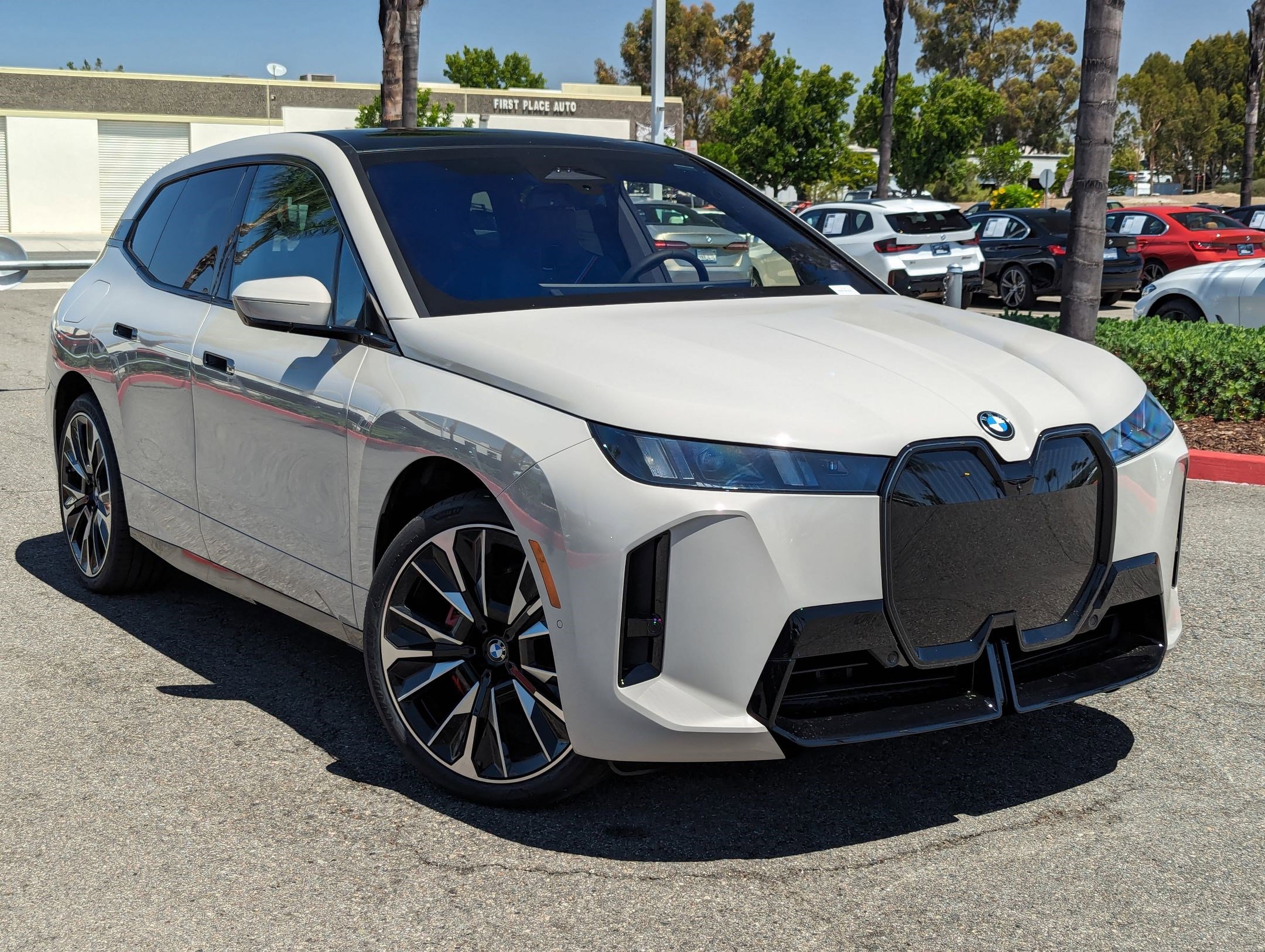 New 2026 BMW iX xDrive60 w/ M Sport Package image 2