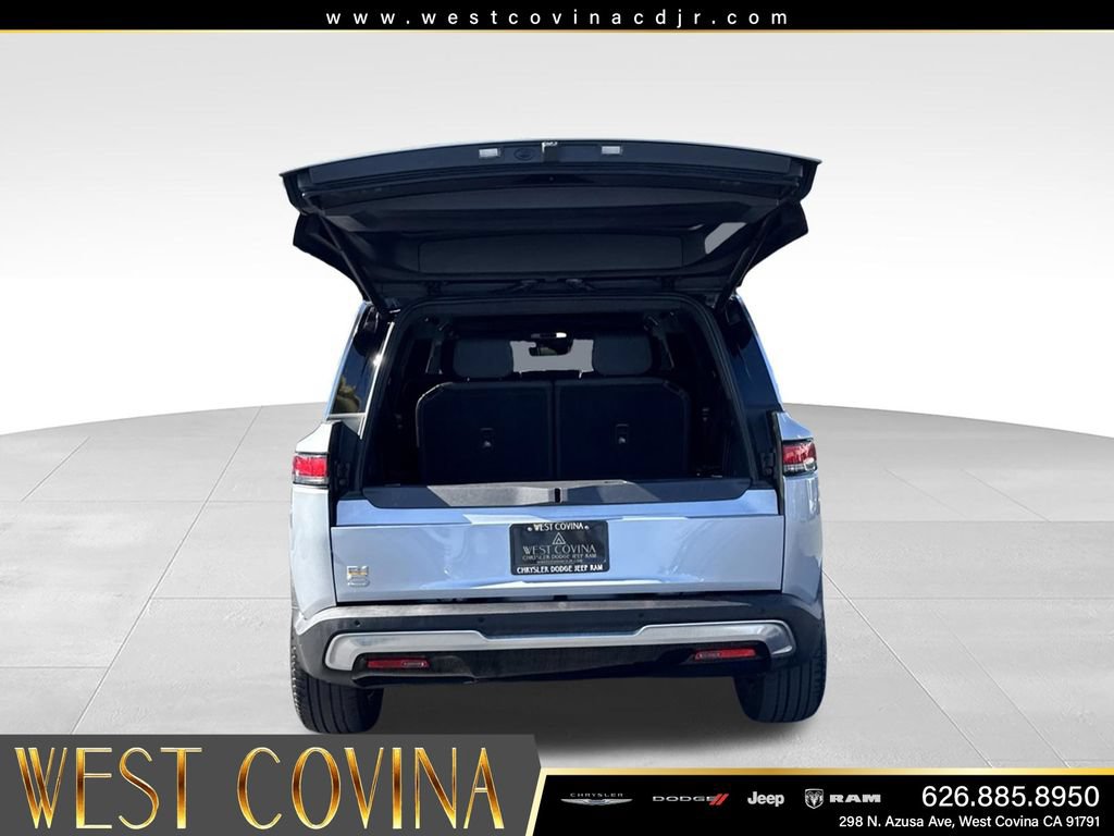 Used 2023 Rivian R1S Adventure AWD/4WD image 18