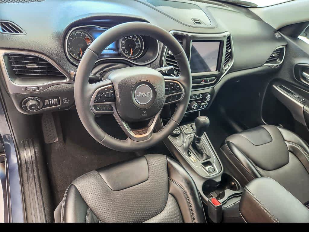 Used 2022 Jeep Cherokee Latitude Lux w/ Mopar Interior Package AWD/4WD image 10