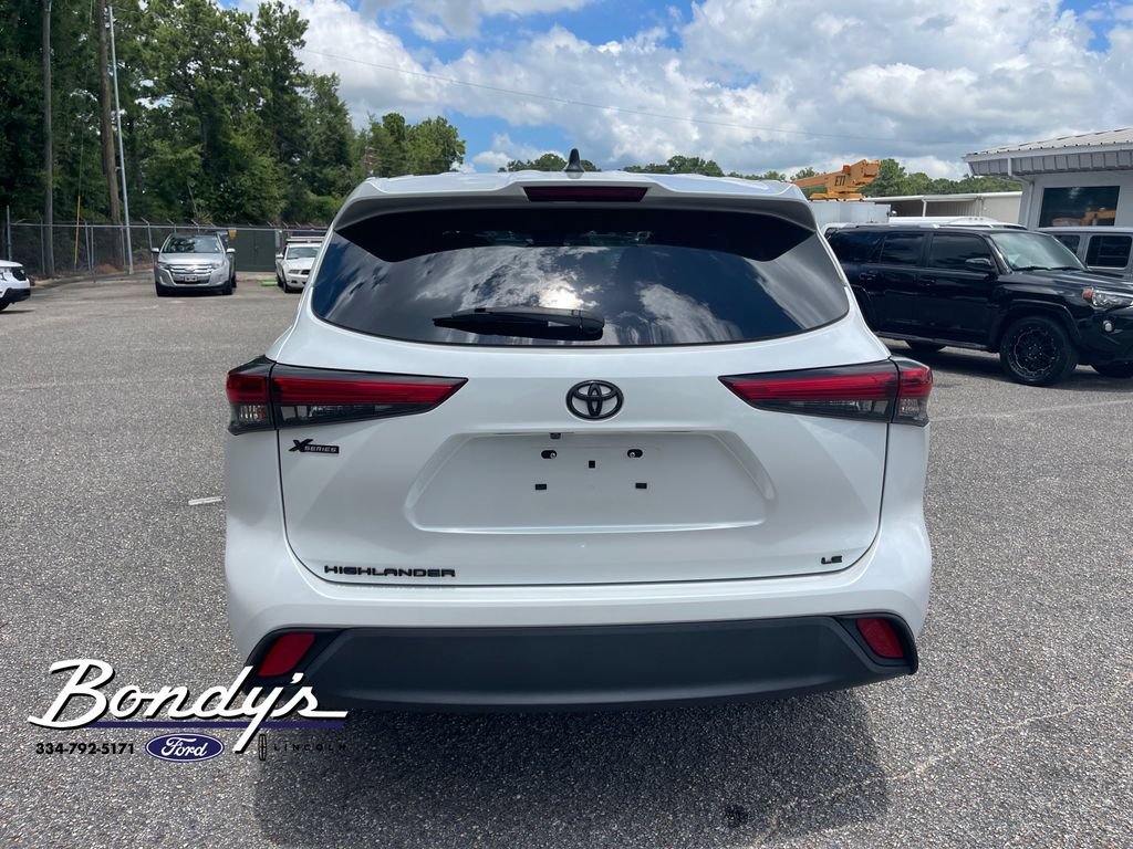 Used 2023 Toyota Highlander LE FWD image 13